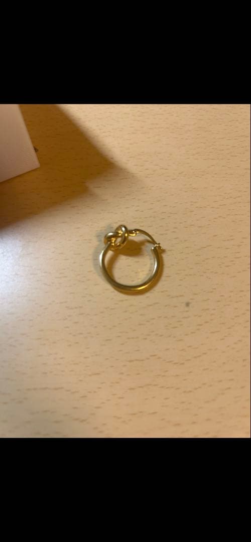 CELINE ゴールドノットピアス