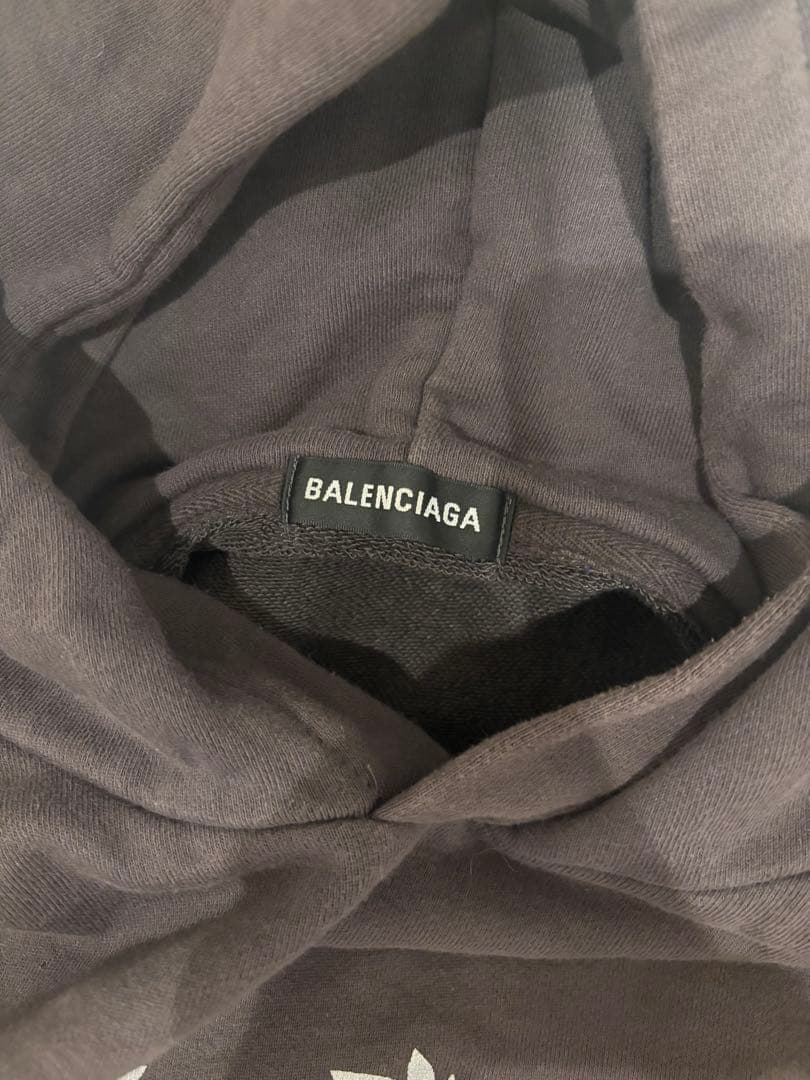 バレンシアガ　パーカー