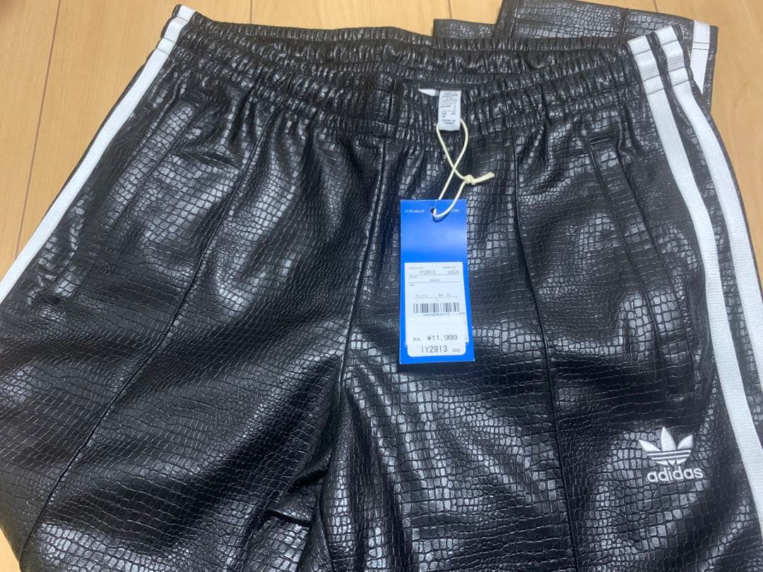 新品★アディダス オリジナルス★プレミアフェイクレザーパンツ★L★IY2913