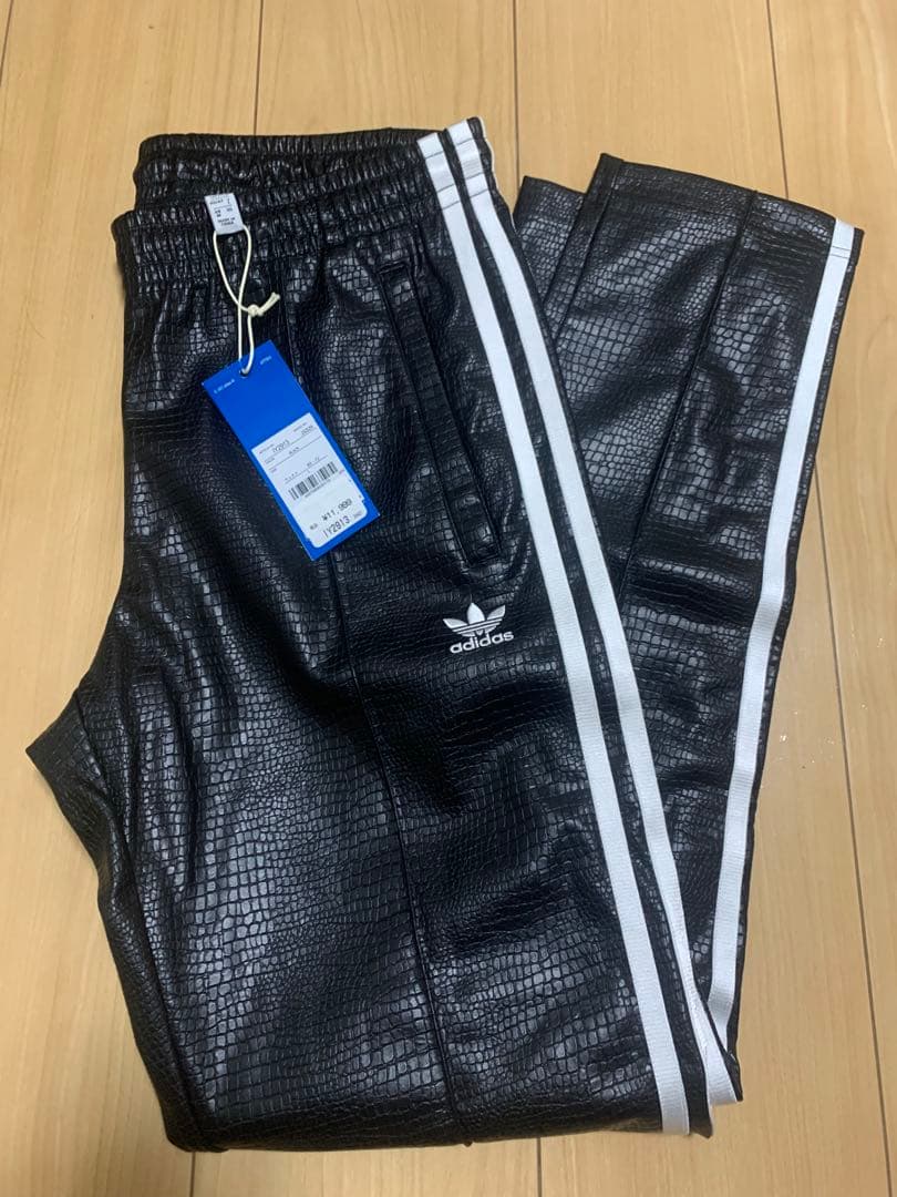 新品★アディダス オリジナルス★プレミアフェイクレザーパンツ★L★IY2913