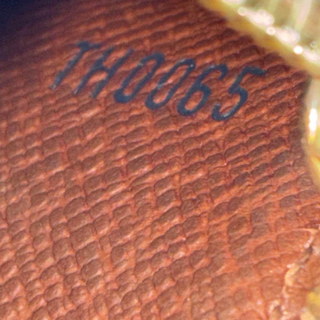 53 ルイヴィトン　モノグラム 長財布　二つ折り財布　hq4