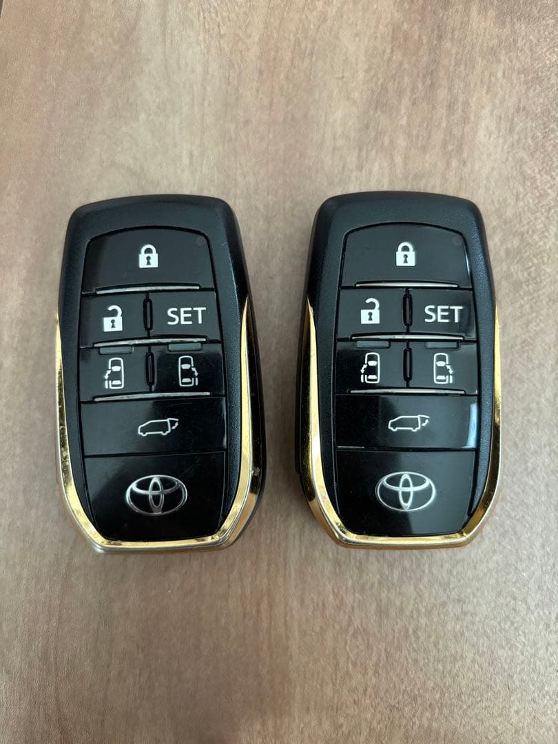 トヨタ ヴェルファイア ゴールデンアイズ　スマートキー 2個セット