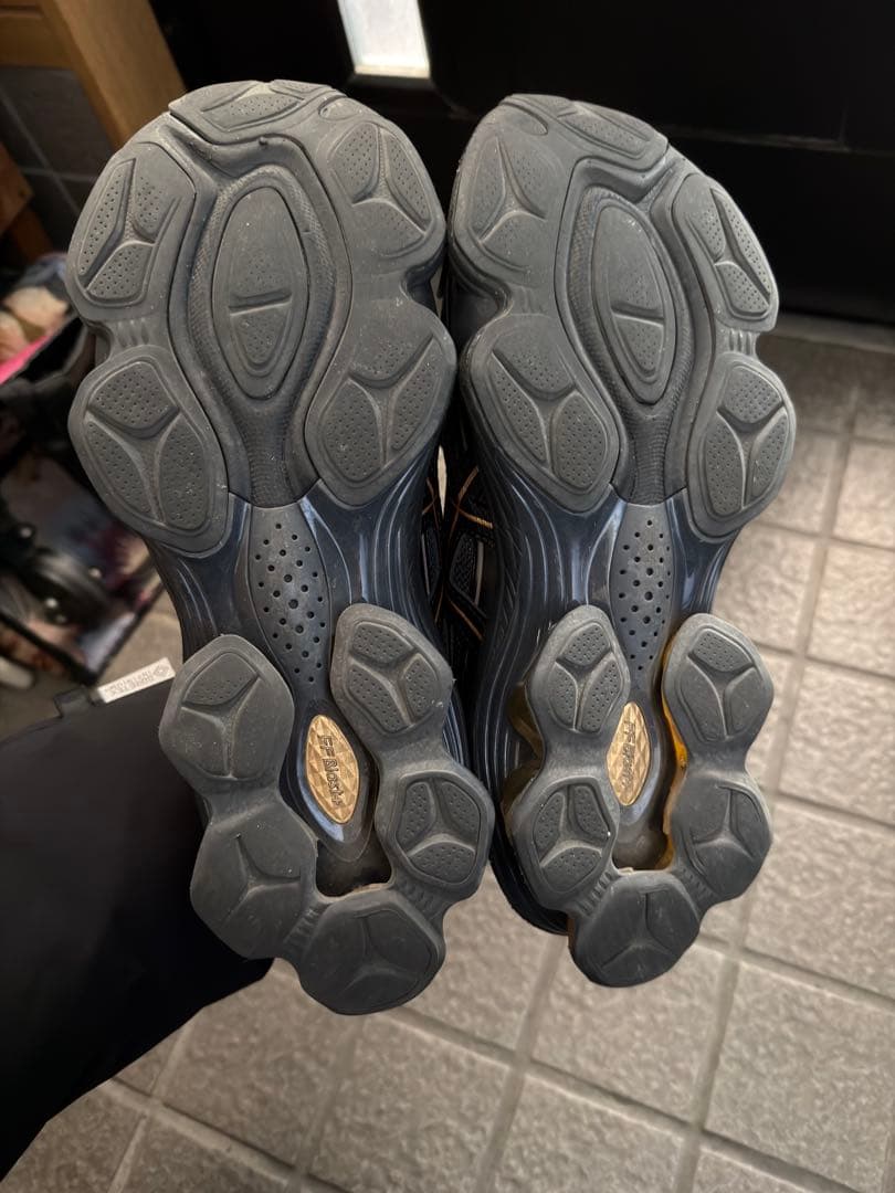 ASICS　GEL-KINETIC FLUENT スニーカー　25.5センチ