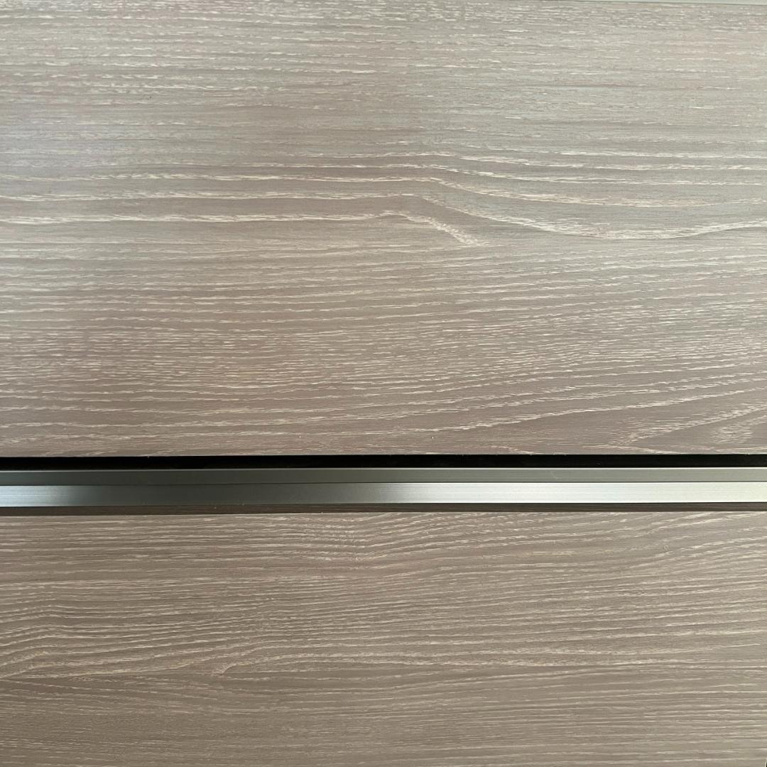 モデルルーム展示品 キャスター付き 木製チェスト ２段