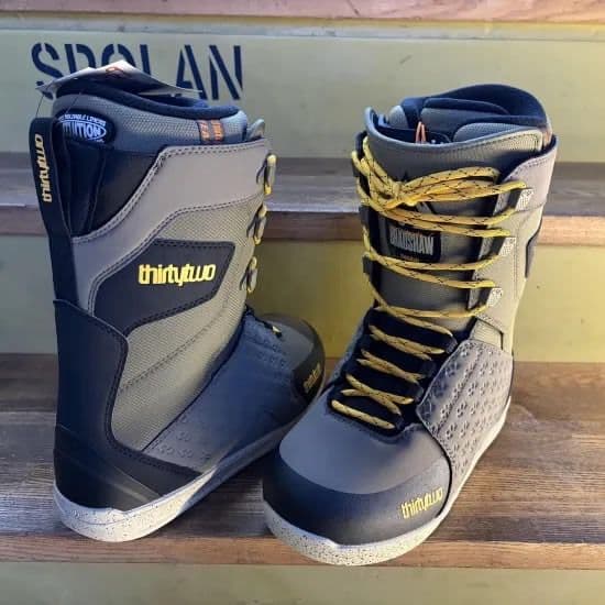 THIRTYTWO 2026 【LASHED BRADSHAW】27.0cm