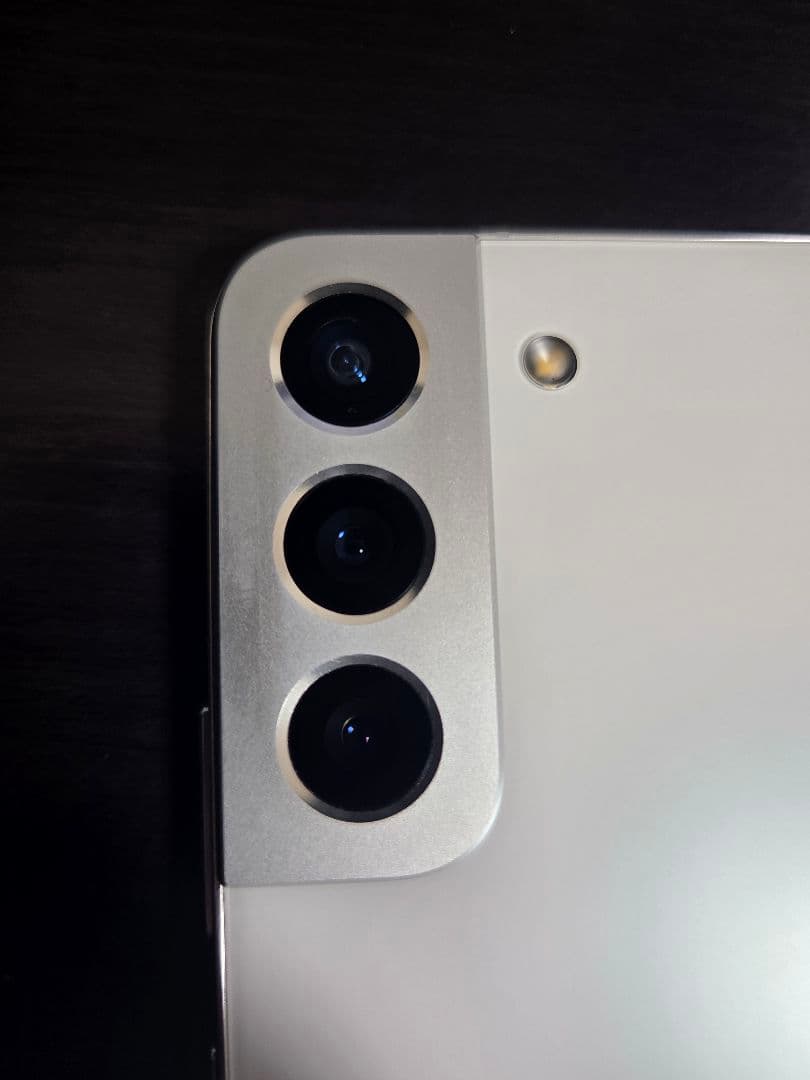 Samsung Galaxy S22 ホワイト ケース付き