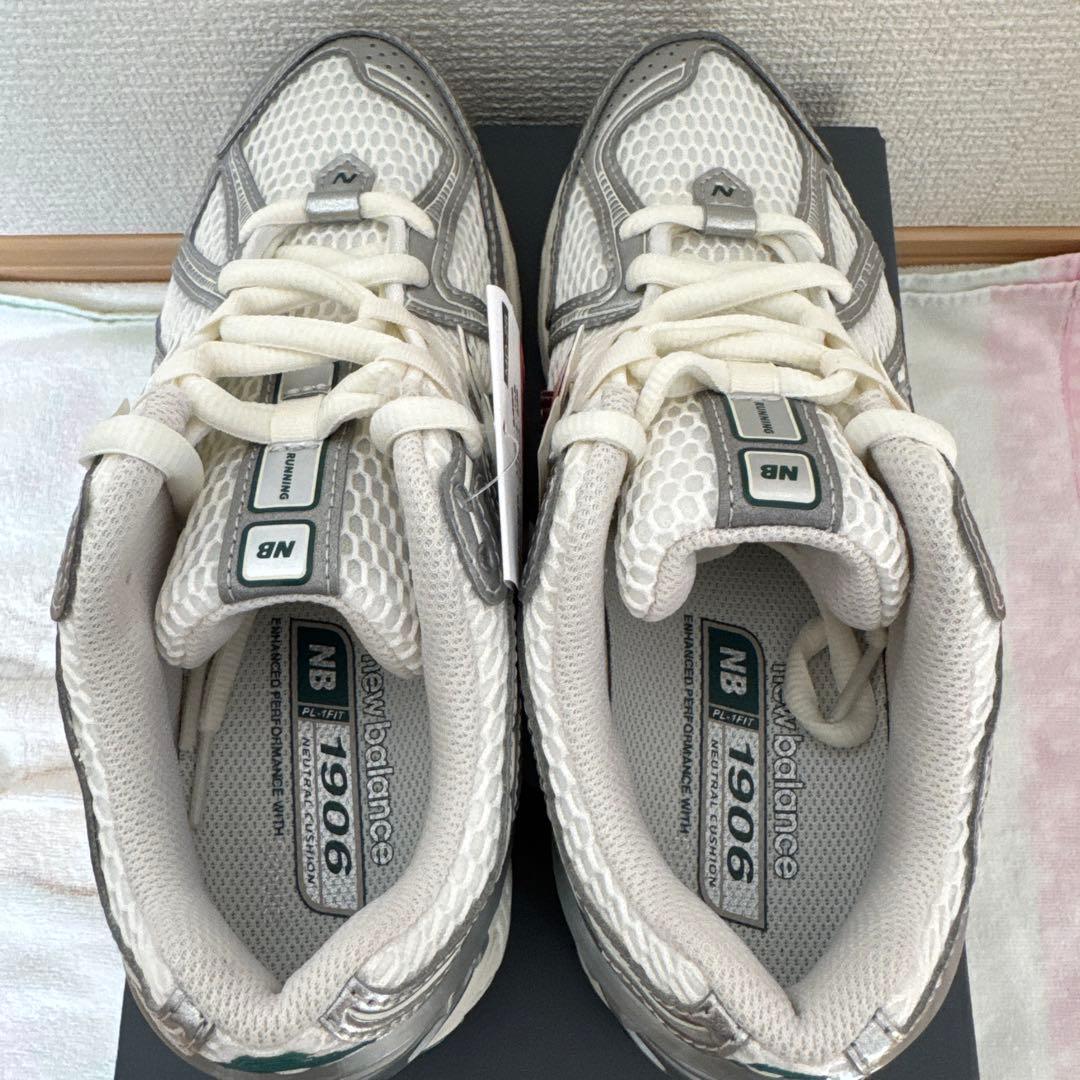 ニューバランス　M1906REE 24センチ