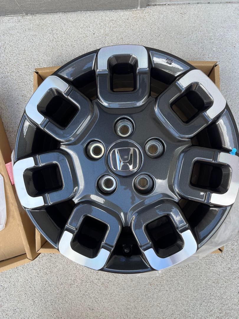 新型フリード クロスター 純正アルミホイール 4本セット