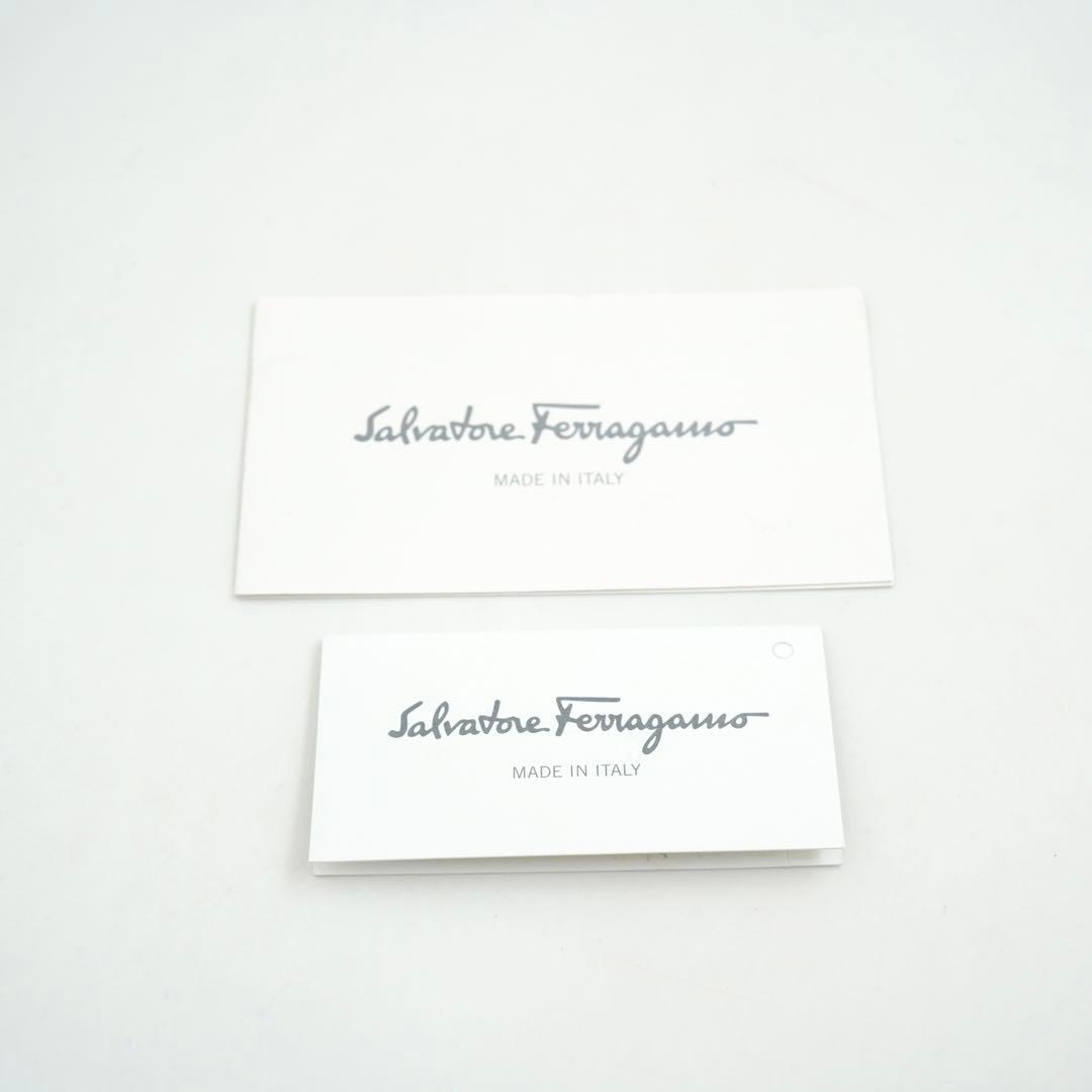 ✨未使用展示品・箱付き✨　Ferragamo 長財布　Wガンチーニ　ガンチーニ