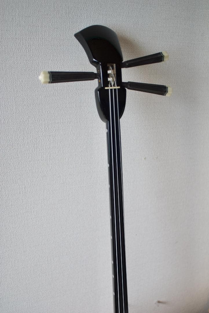 三線　沖縄　本皮強化張り 爪、ハードケース付　三味線　送料込み