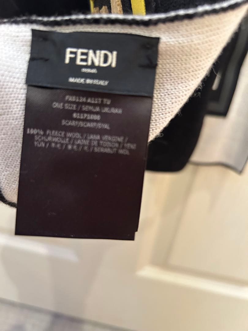 FENDI FXS124 バイカラー ロゴ マフラー ウール ユニセックス