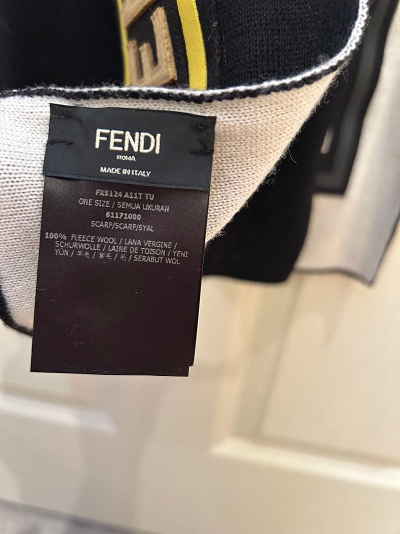 FENDI FXS124 バイカラー ロゴ マフラー ウール ユニセックス