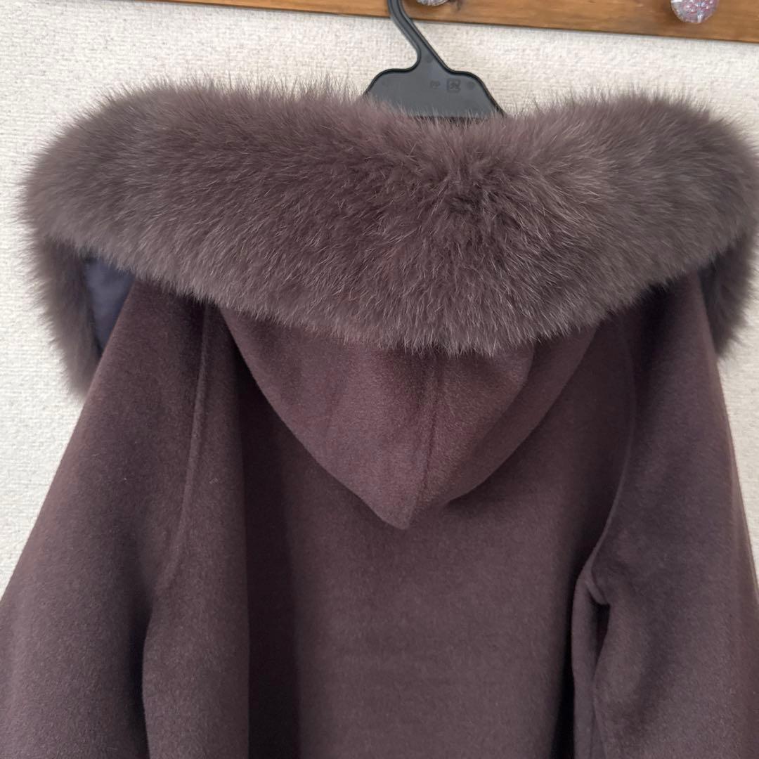 美品 ポンチョ風トリミングコートチャコール カジュアル大人カラー ファーコート