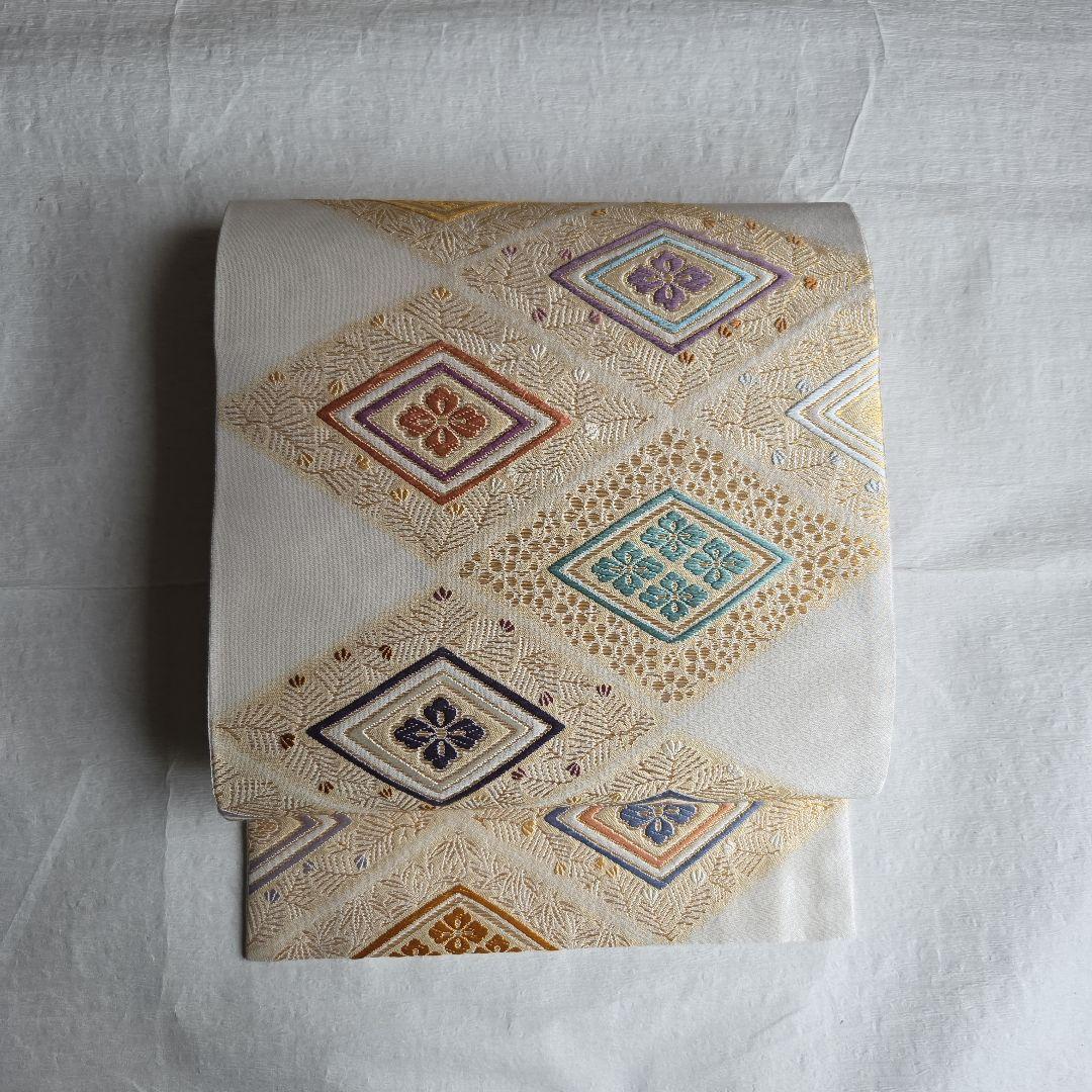 品良くハレの日を　松竹梅と菱形の袋帯