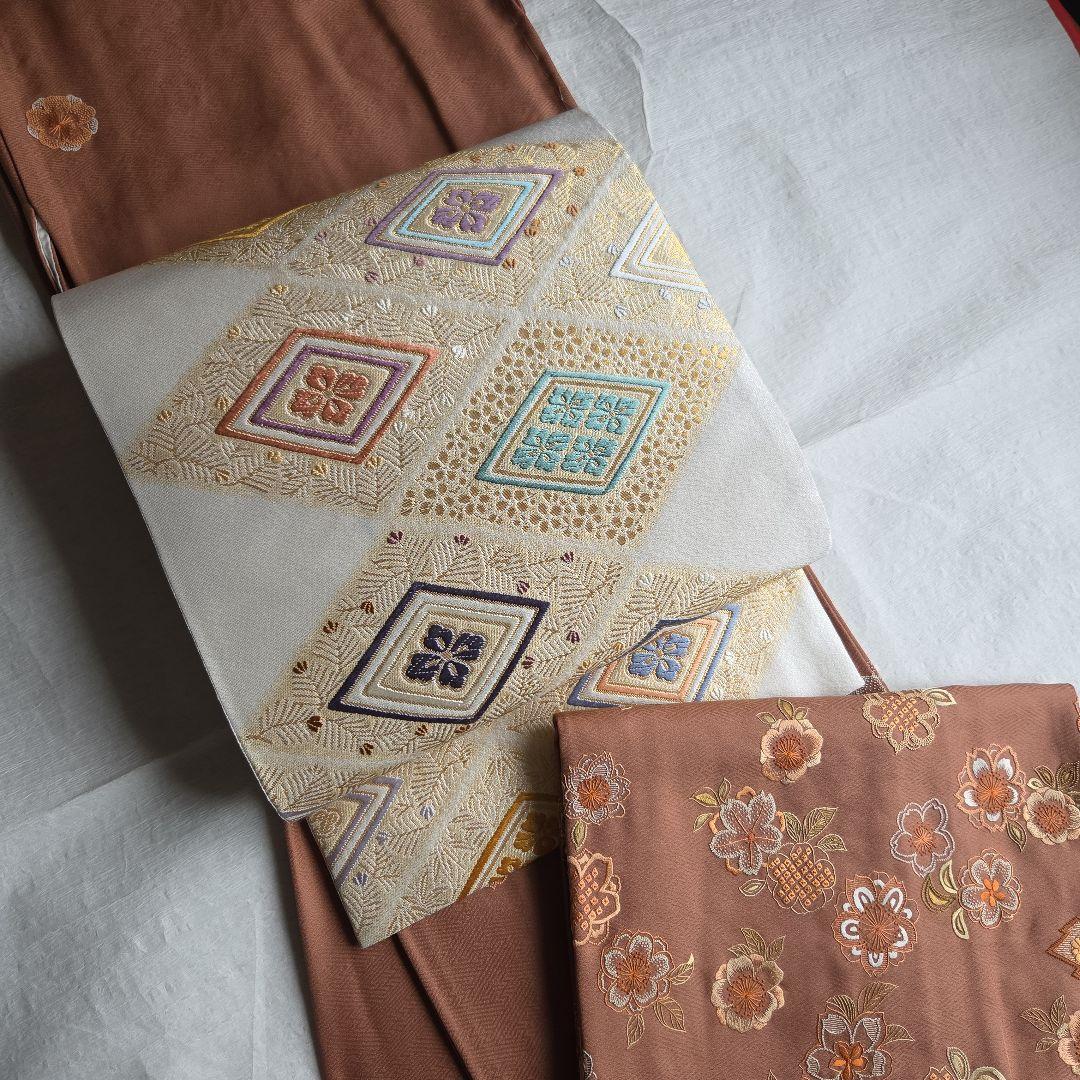 品良くハレの日を　松竹梅と菱形の袋帯