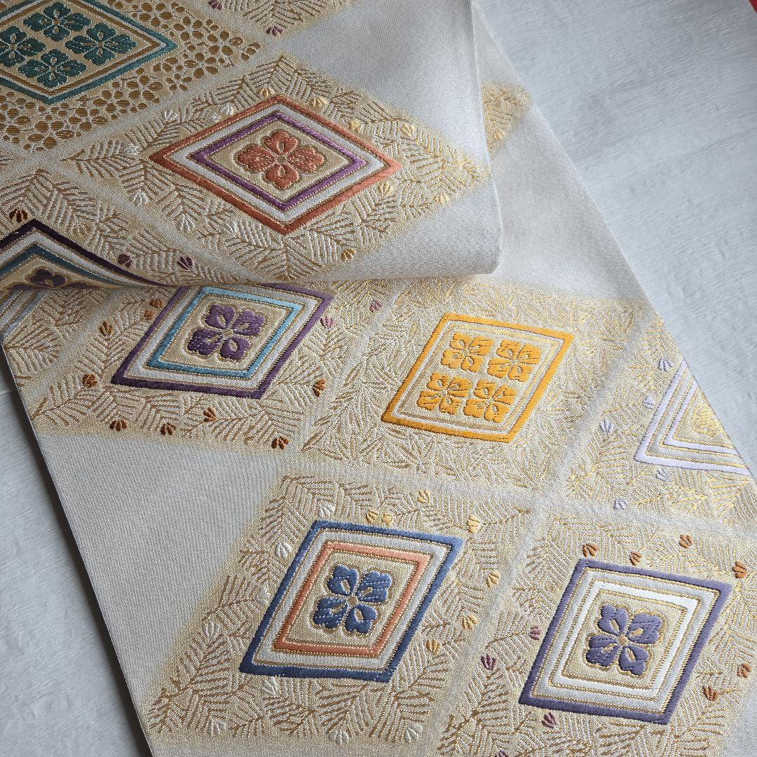 品良くハレの日を　松竹梅と菱形の袋帯