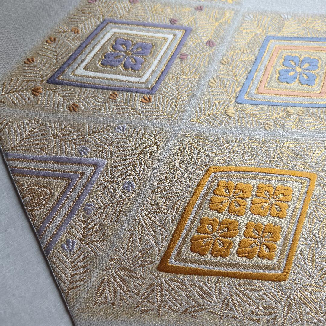 品良くハレの日を　松竹梅と菱形の袋帯