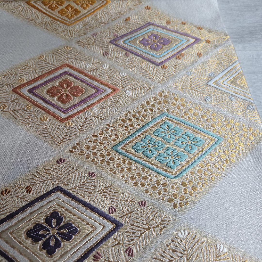 品良くハレの日を　松竹梅と菱形の袋帯