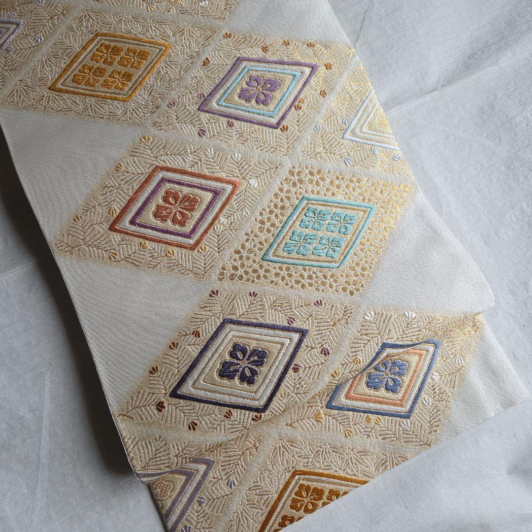 品良くハレの日を　松竹梅と菱形の袋帯