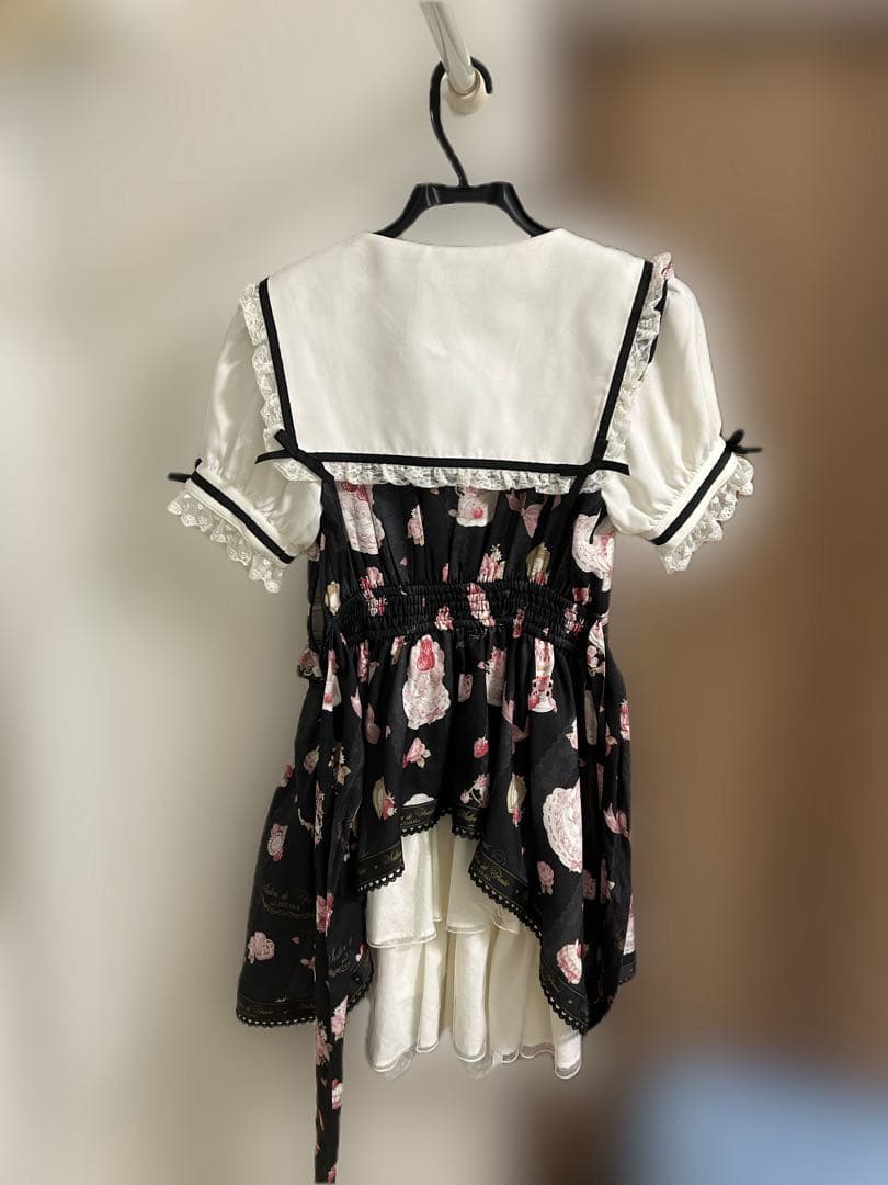 LIZLISA Salon de Fraise柄ワンピース