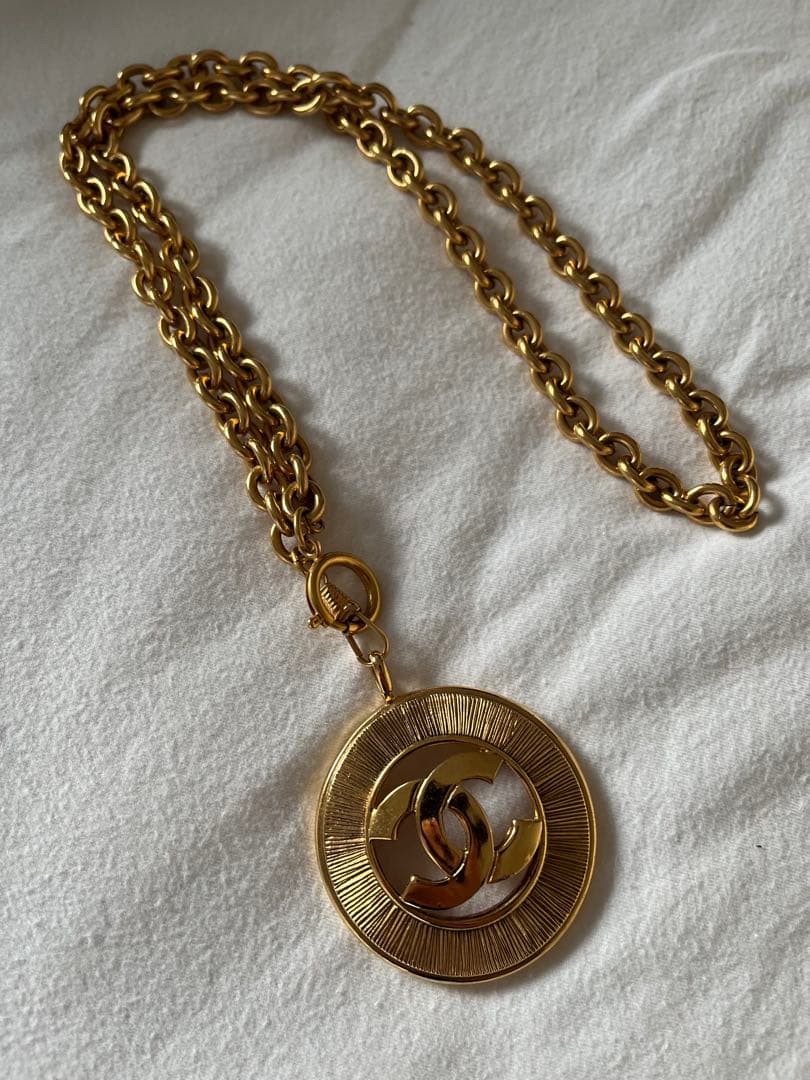 CHANEL ゴールド ロゴペンダントネックレス