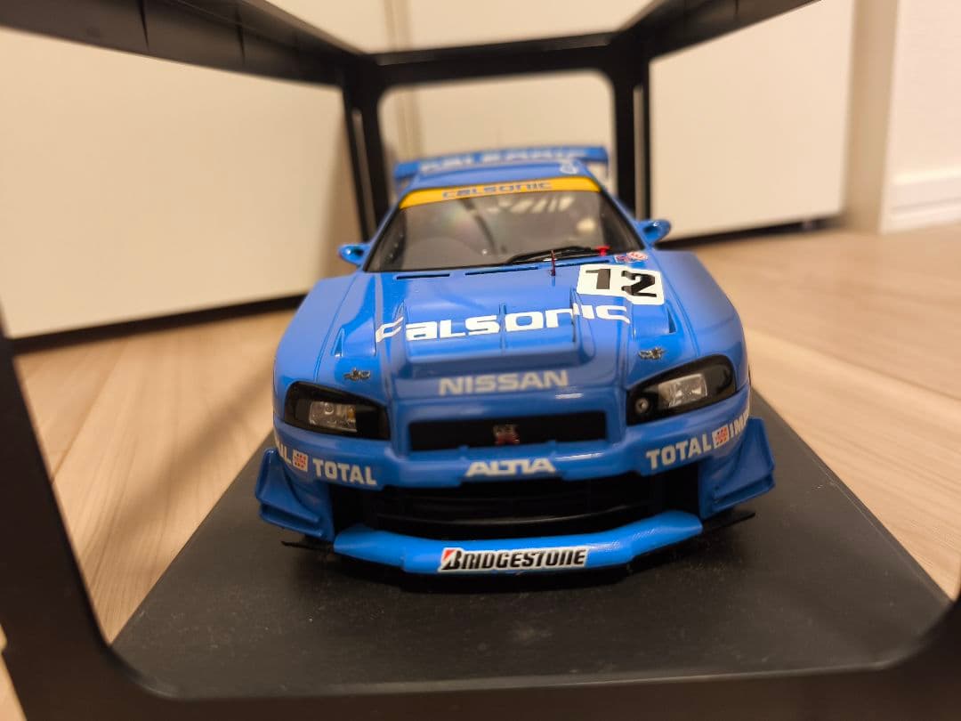 オートアート1/18 JGTC 2002 カルソニック スカイライン