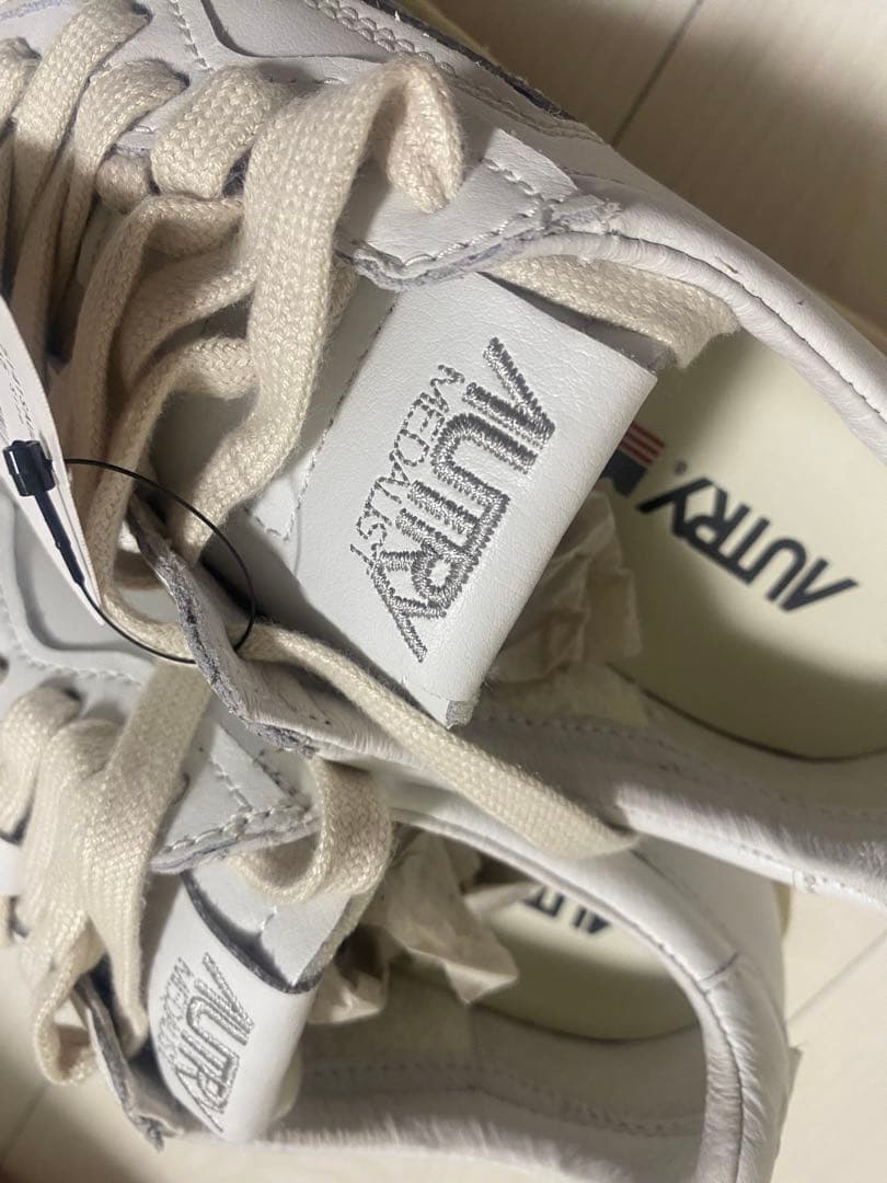 新品未使用 AUTRY MEDALIST LOW Women 37