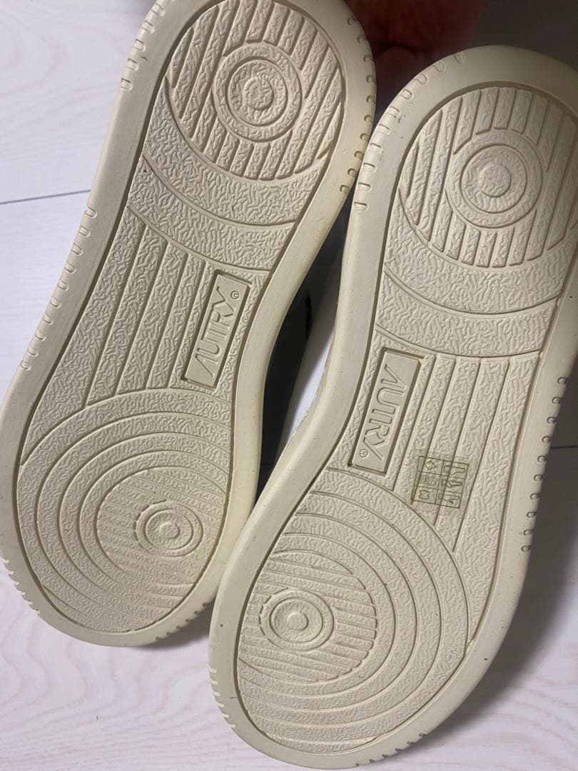 新品未使用 AUTRY MEDALIST LOW Women 37