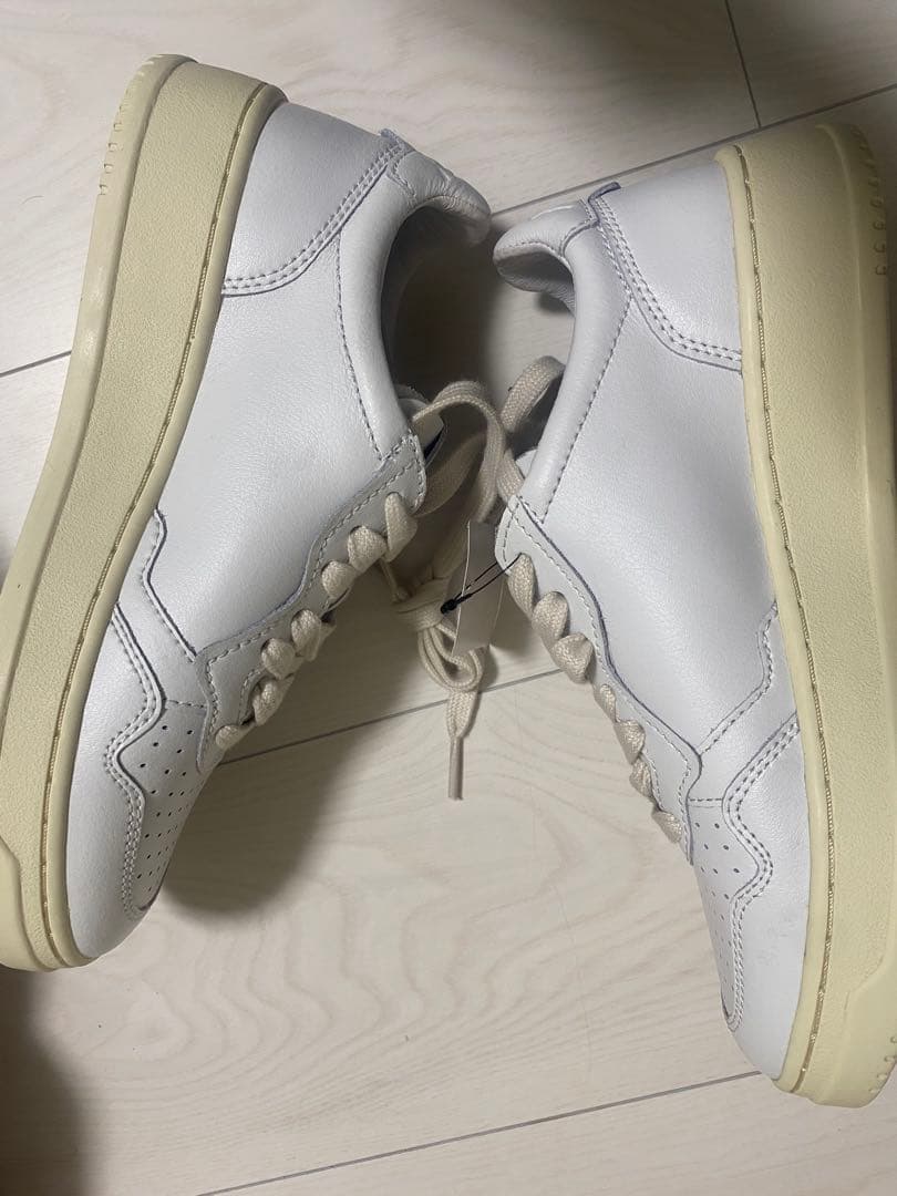 新品未使用 AUTRY MEDALIST LOW Women 37