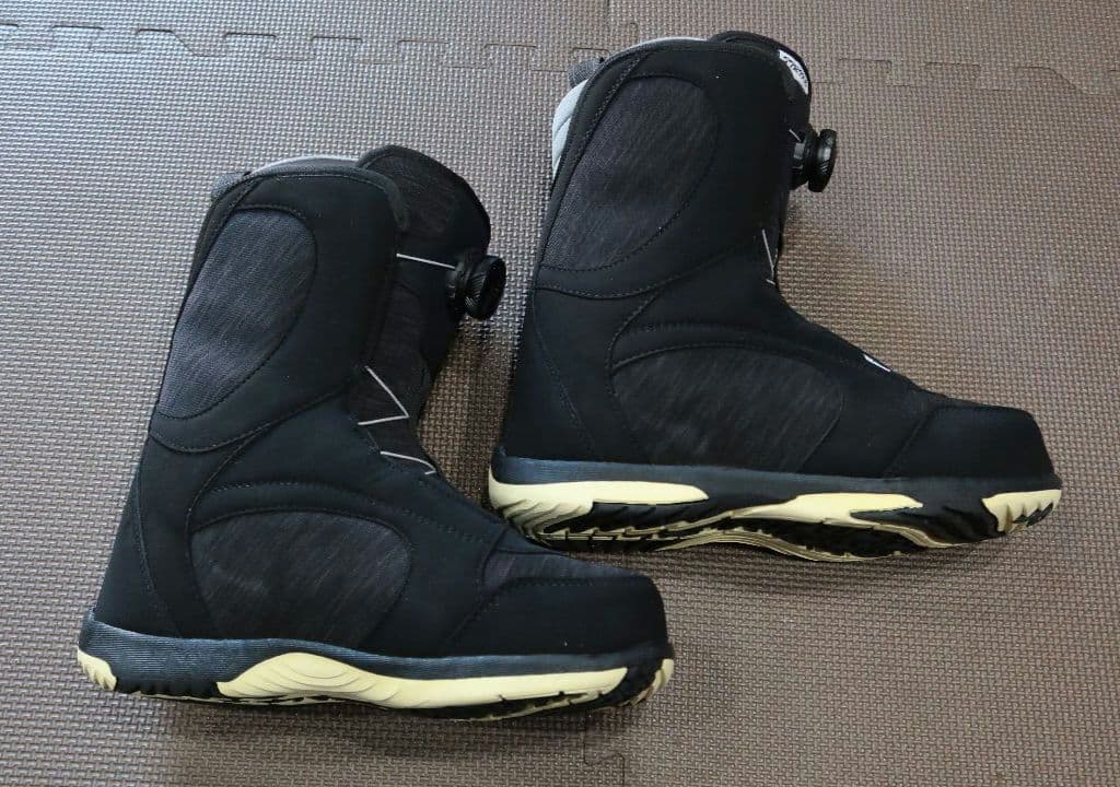 女性用スノーボードブーツ ボアシステム ブラック