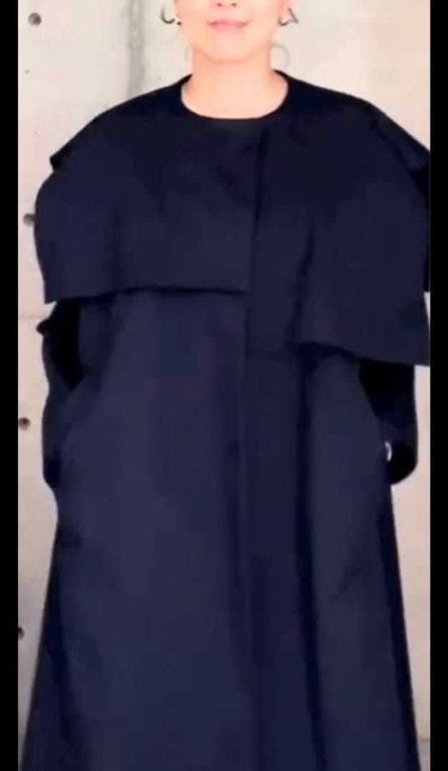 美品　eLLa コート　ネイビー