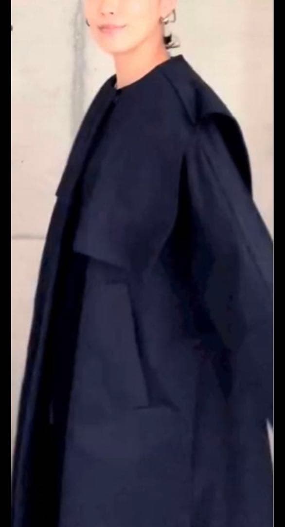 美品　eLLa コート　ネイビー