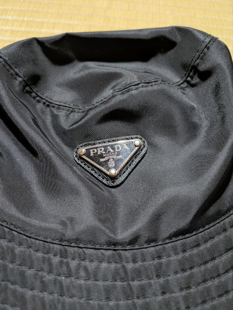 PRADA　ブラック　バケットハット