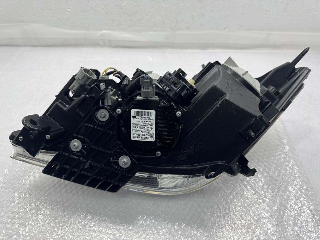 前期 HID Y51 フーガ/右ヘッドライト バラスト付