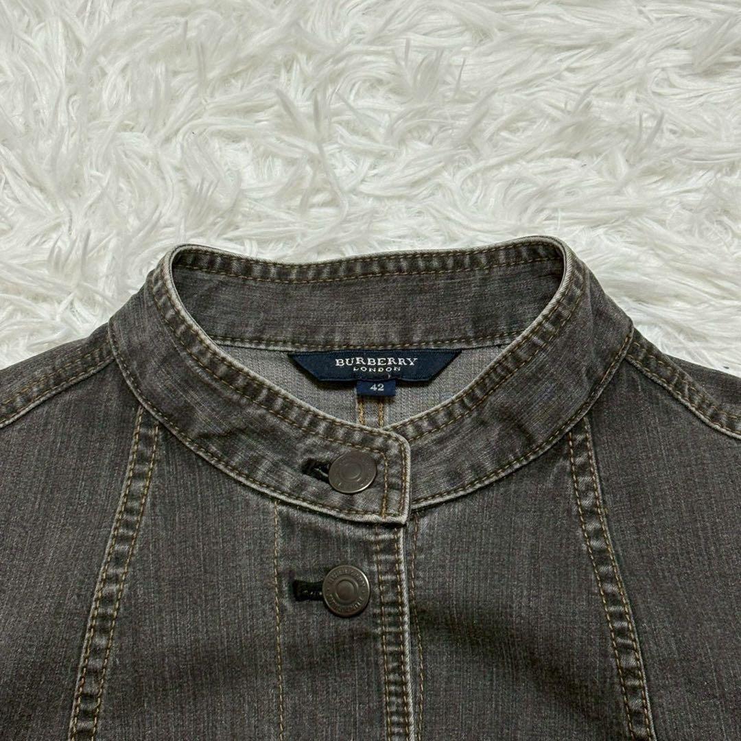 バーバリーロンドン ノーカラー デニムジャケット ノバチェック ロゴ刻印ボタン