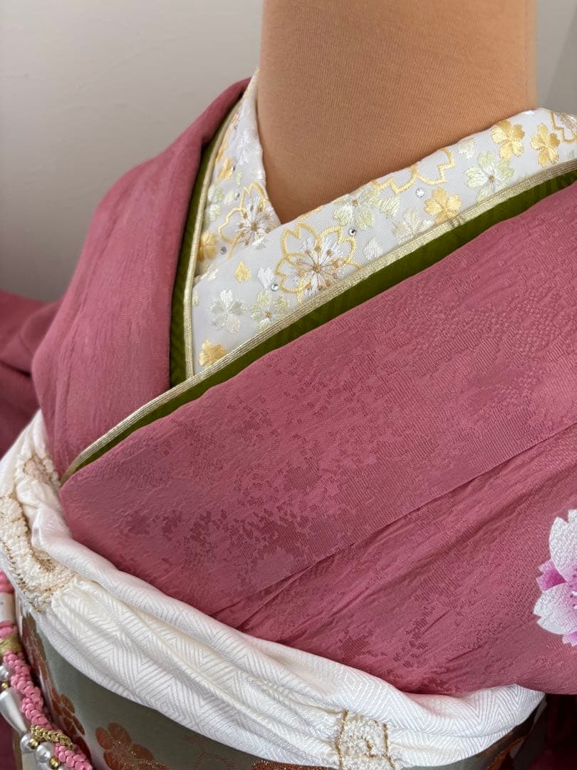 美品正絹振袖　帯締め　大輪桜　ピンク　上品なデザイン　トールサイズ