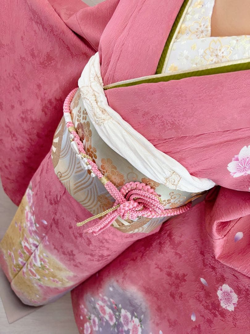 美品正絹振袖　帯締め　大輪桜　ピンク　上品なデザイン　トールサイズ