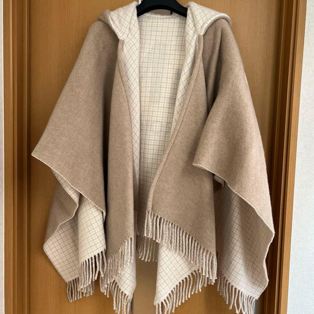 FENDI フード付きポンチョ ベージュ