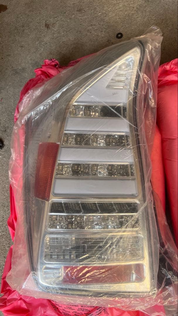 30プリウス 社外テールランプ