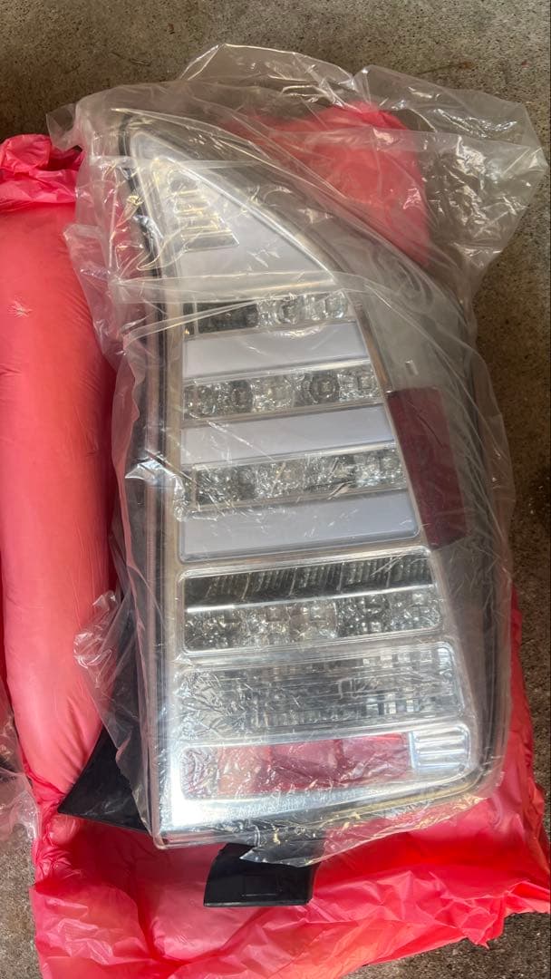 30プリウス 社外テールランプ