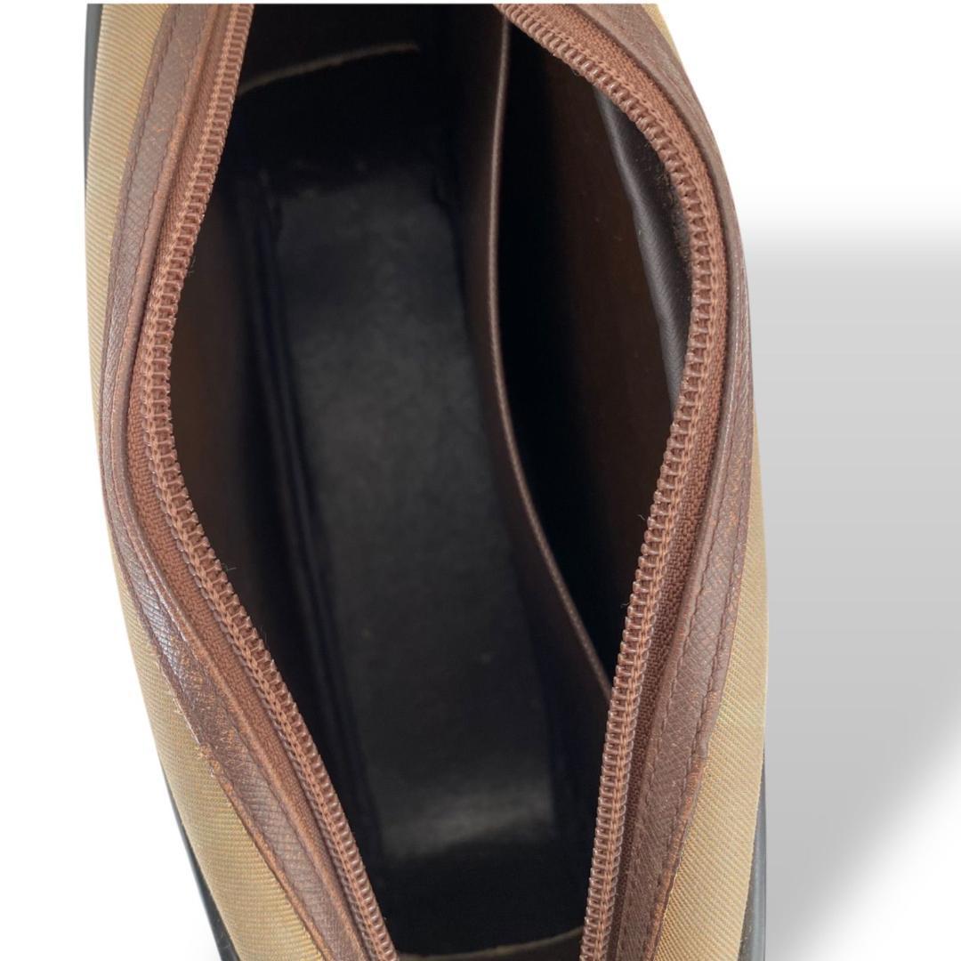 美品　バーバリー　BURBERRY ショルダーバッグ　茶色 シャドーホース