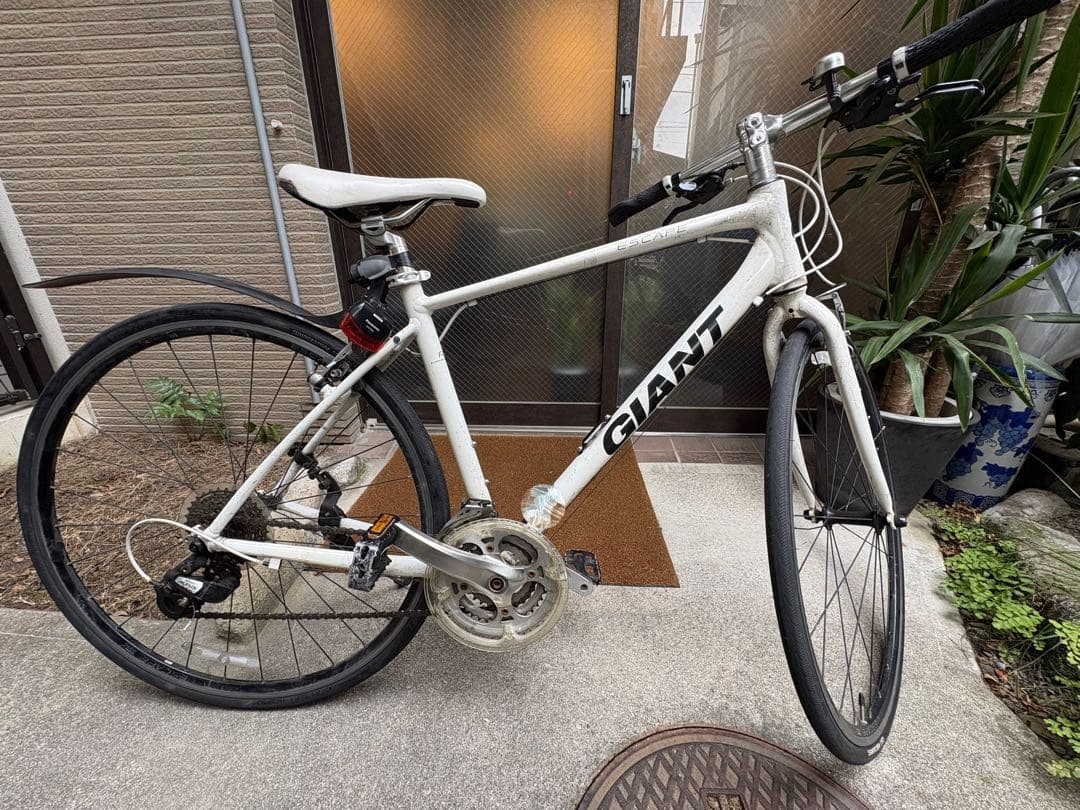 GIANT クロスバイク ホワイト エスケープR3 【付属品付き】直接引き渡し