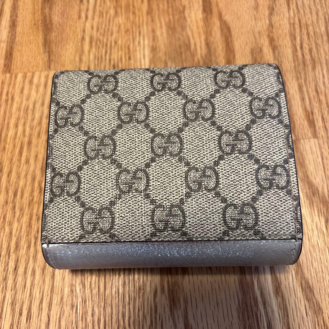 GUCCI シルバー 二つ折り財布