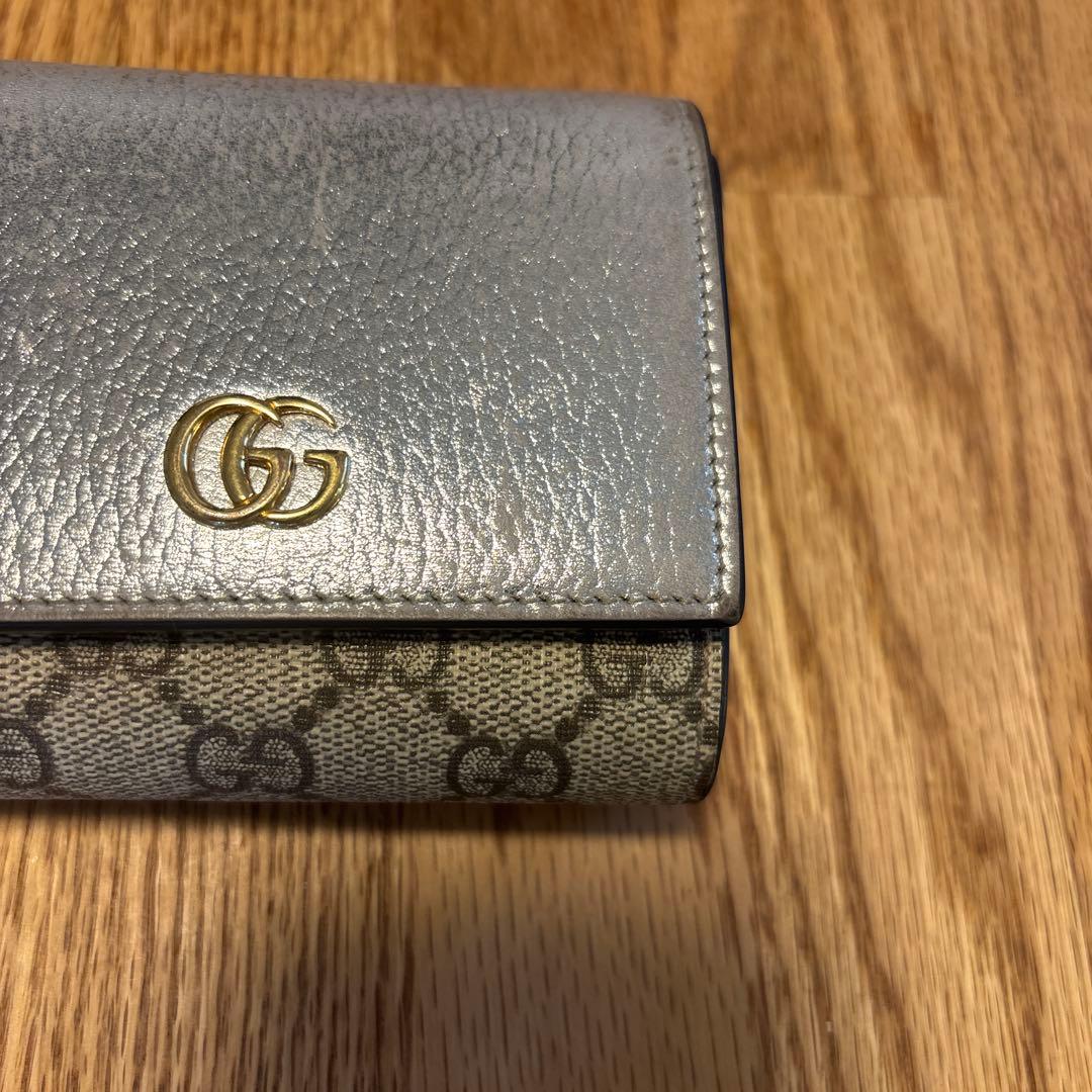 GUCCI シルバー 二つ折り財布