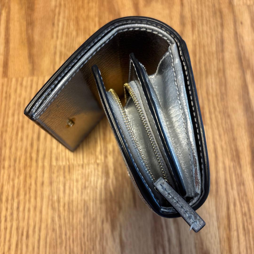 GUCCI シルバー 二つ折り財布