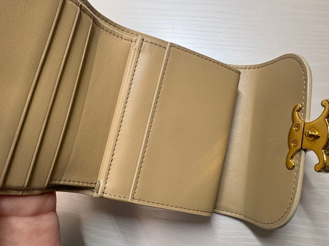 【値下げしました】CELINE セリーヌ 二つ折り財布 ベージュ サファリ