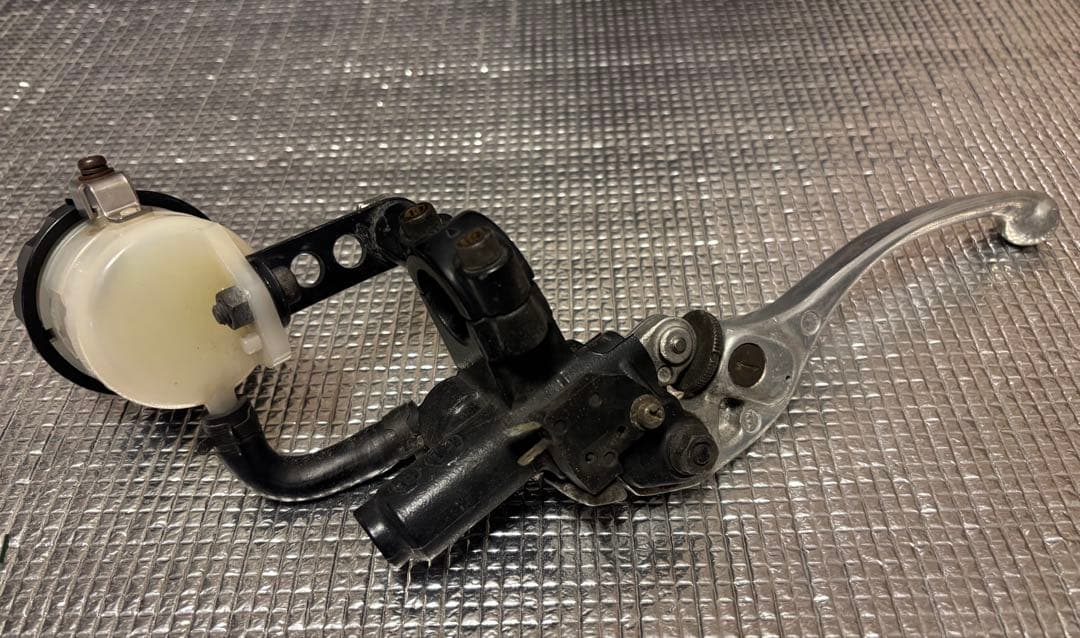 ホーネット250ブレーキマスターシリンダー