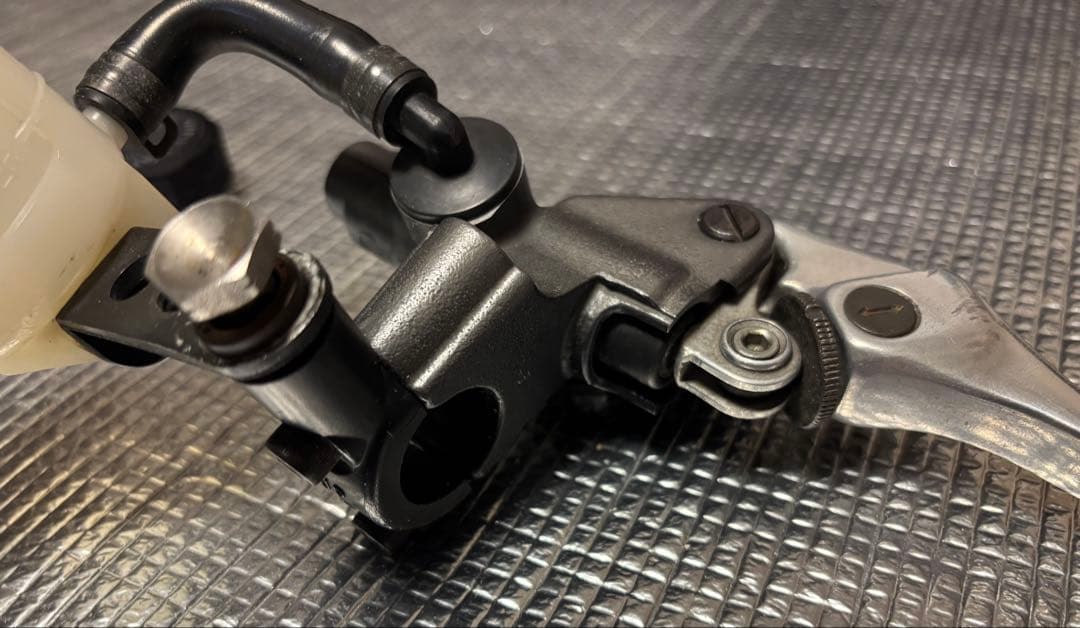 ホーネット250ブレーキマスターシリンダー