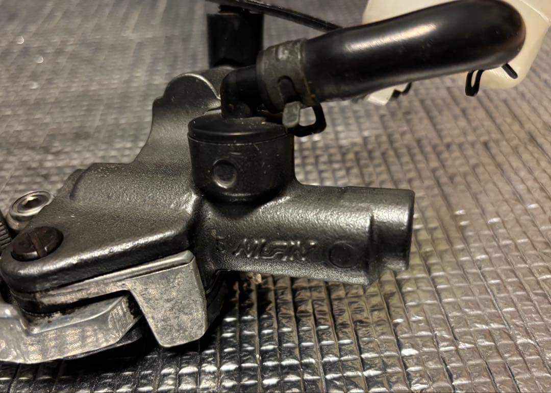 ホーネット250ブレーキマスターシリンダー