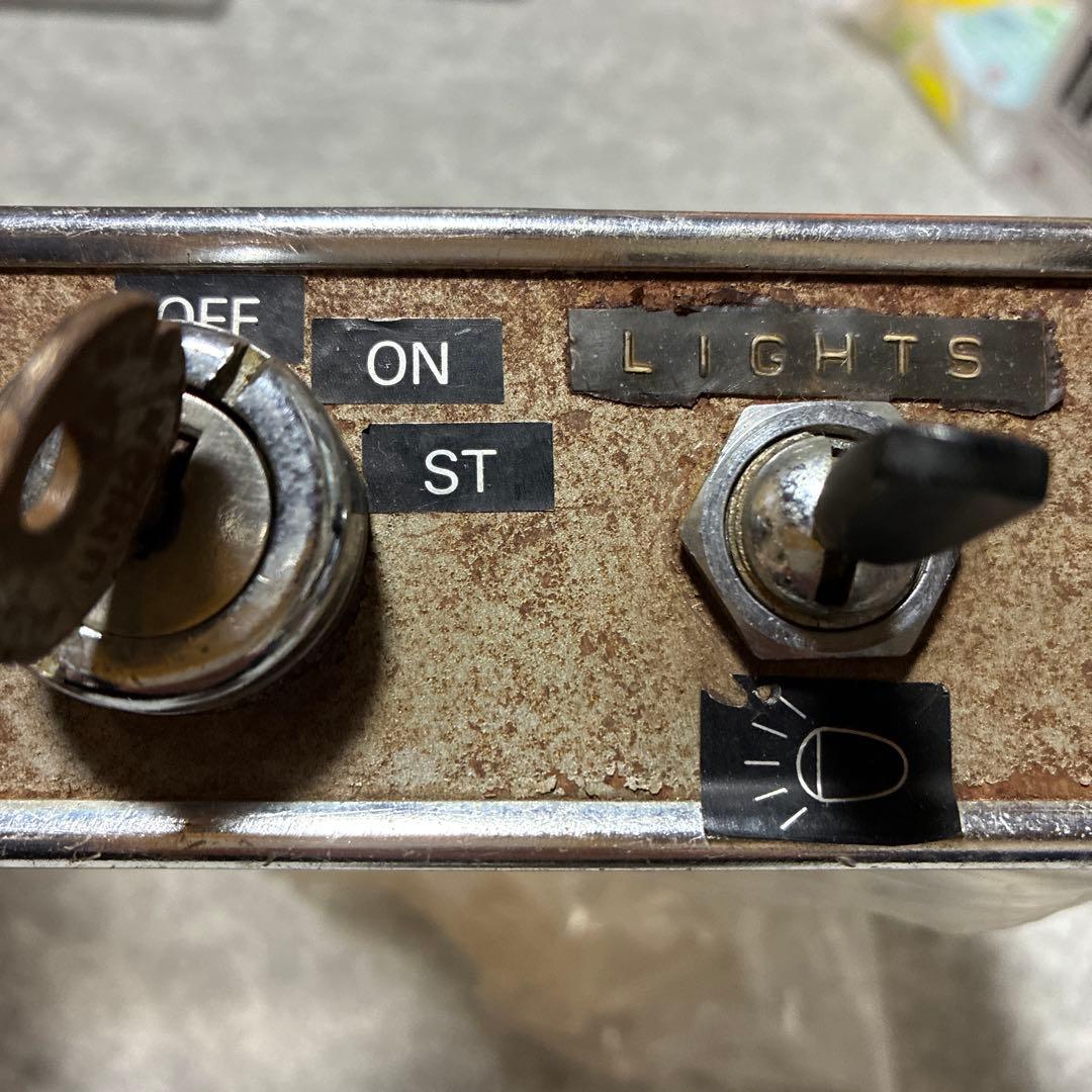 ローバーミニクラシック、センタースイッチパネル！ イグニッションキー付き